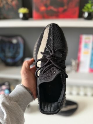Adidas Yeezy 350 V2 Oreo