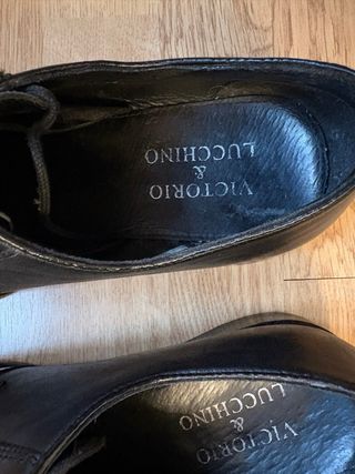 Zapatos de cuero Victorio & Lucchino Negros