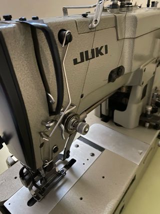 Máquina Ojales Industrial Juki