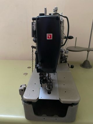 Máquina Ojales Industrial Juki