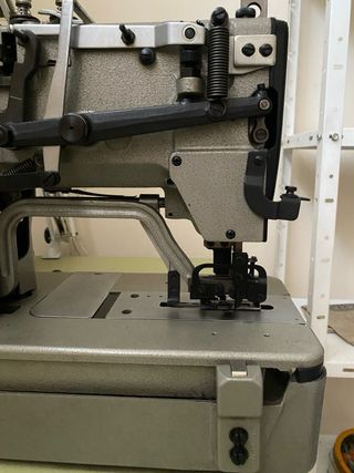 Máquina Ojales Industrial Juki