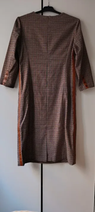 Vestido Javier Simorra cuadros beige y marrón