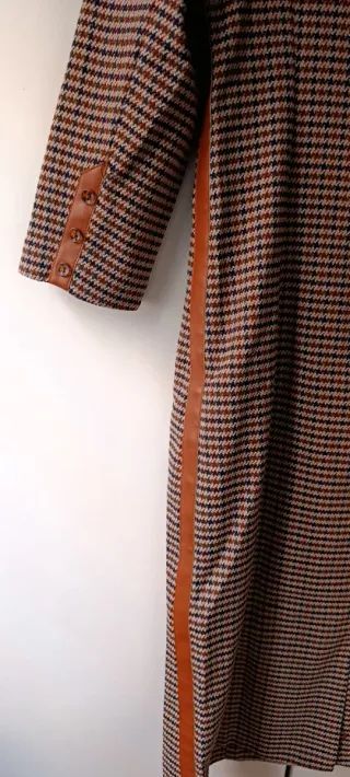 Vestido Javier Simorra cuadros beige y marrón