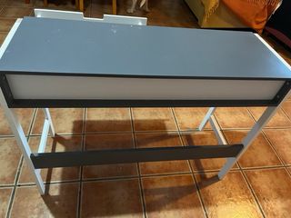 Escritorio moderno gris y blanco