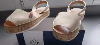 Sandalias cuña esparto beige. Sin estrenar.