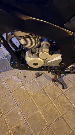 Daelim Roadwin 125 Naked Negra