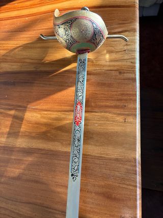 Espada antigua decorativa