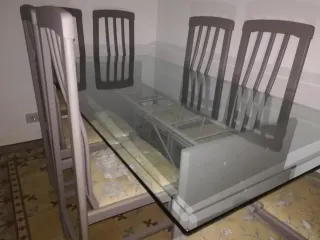 Sillas de madera pintadas y tapizadas