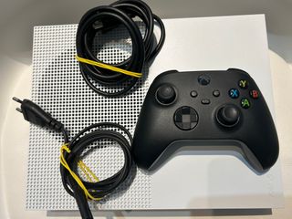 Xbox One S 1TB + 1 Controller