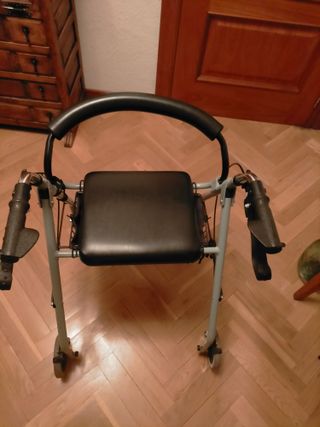 Andador con cesta y frenos