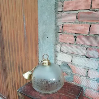 Lámpara colgante cristal y metal dorada