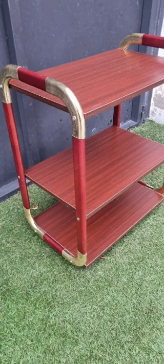 Mesita auxiliar con ruedas