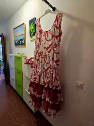 Traje de flamenca blanco y rojo
