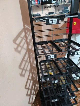 Expositor de Gorras New Era