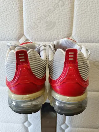 Nike Air VaporMax 360 Zapatillas Grises y Rojas