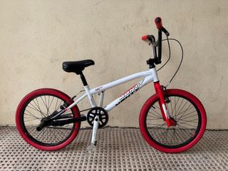 Bicicleta BMX Monty Blanca y Roja