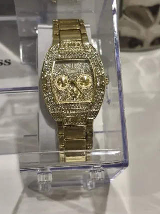 Reloj Guess Dorado con Cristales