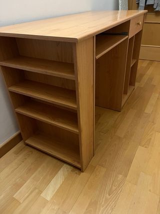 Escritorio de madera