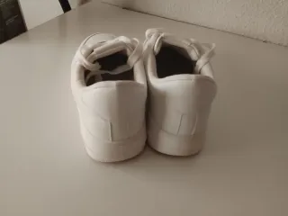Zapatos blancos de hombre