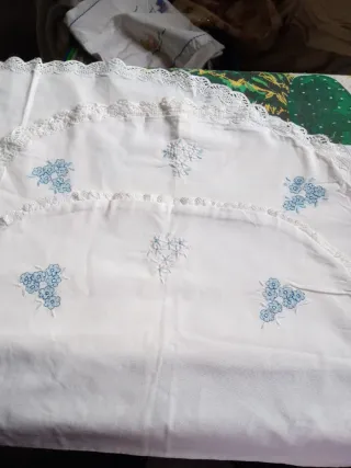 Sábana cuna bordada