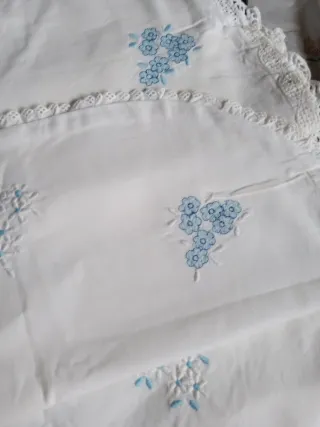 Sábana cuna bordada