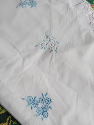 Sábana cuna bordada