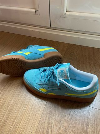 Zapatillas Reebok Turquesa y Amarillo Talla X