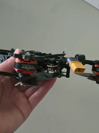 Dron FPV + Emisora Flysky i6x