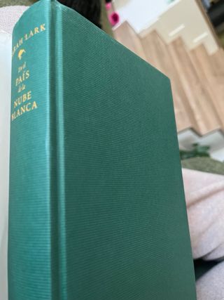 En El Pais De La Nube Blanca. Precio en dolares