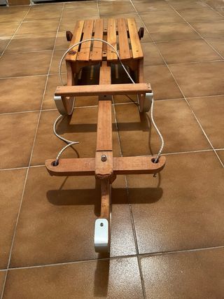 Trineo de madera artesanal