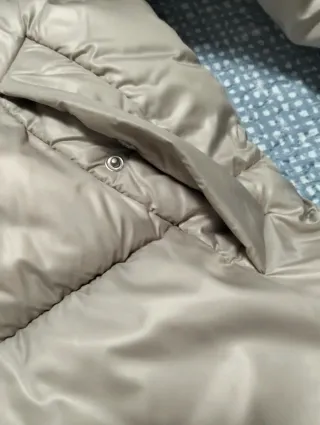 Cazadora acolchada beige Mango