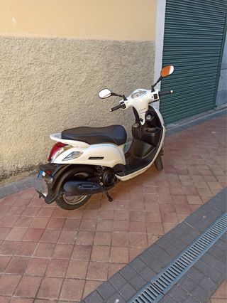 Yamaha d'elight 125cc Scooter