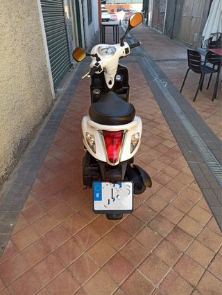 Yamaha d'elight 125cc Scooter