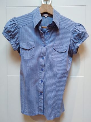 Camisa azul de rayas