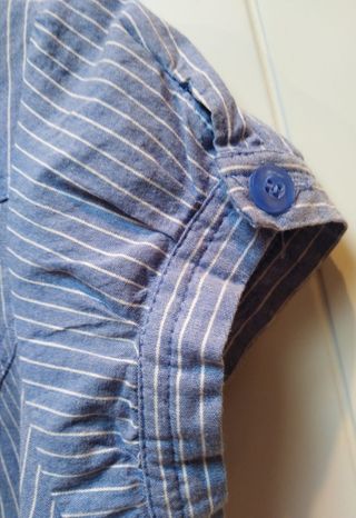 Camisa azul de rayas