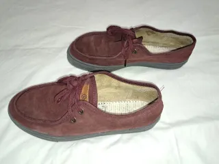 Zapatillas informales granate