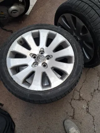 Llantas 5x120 con neumáticos M+S 255/40/R19