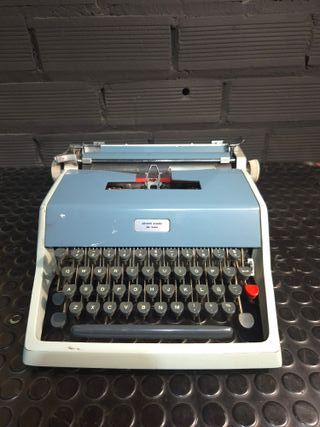 Máquina de escribir Olivetti Studio de Luxe
