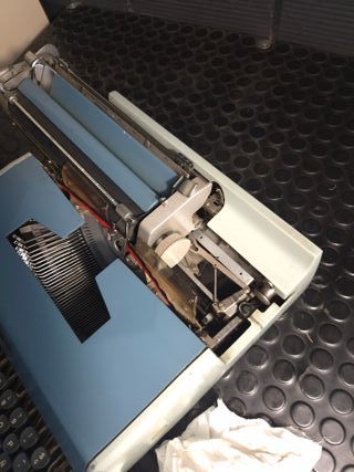 Máquina de escribir Olivetti Studio de Luxe