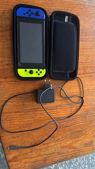 Nintendo Switch Azul y Amarillo