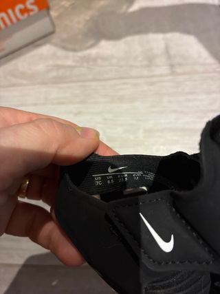 Sandalias Nike Talla 23.5