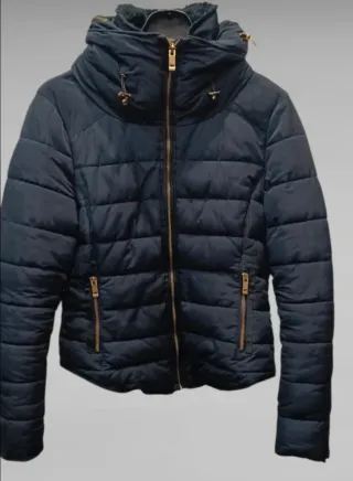 Plumífero corto azul Zara