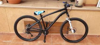 Bicicleta Stunt Negra y Azul