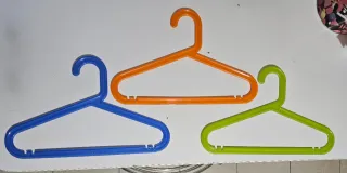 Perchas Plástico Niñ@ Colores Variados.