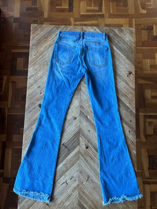 Pantalones tejanos Nícoli campana