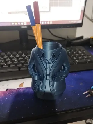 Portapenne da scrivania a forma di figura