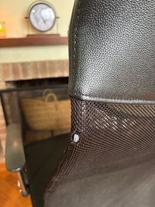 Silla de escritorio ergonómica negra