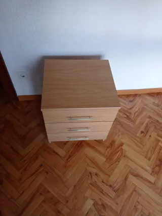 Mesilla de noche 3 cajones