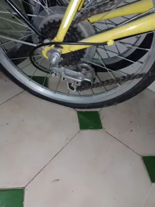 Bicicleta Plegable F-Park Amarilla y bici niña