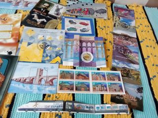 Lote de sellos y sobres  Muy especiales